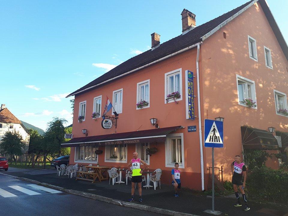 Hotel Mance Brod na Kupi Bagian luar foto
