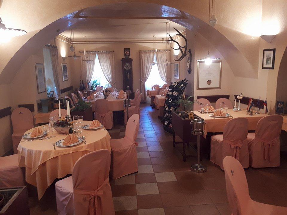 Hotel Mance Brod na Kupi Bagian luar foto